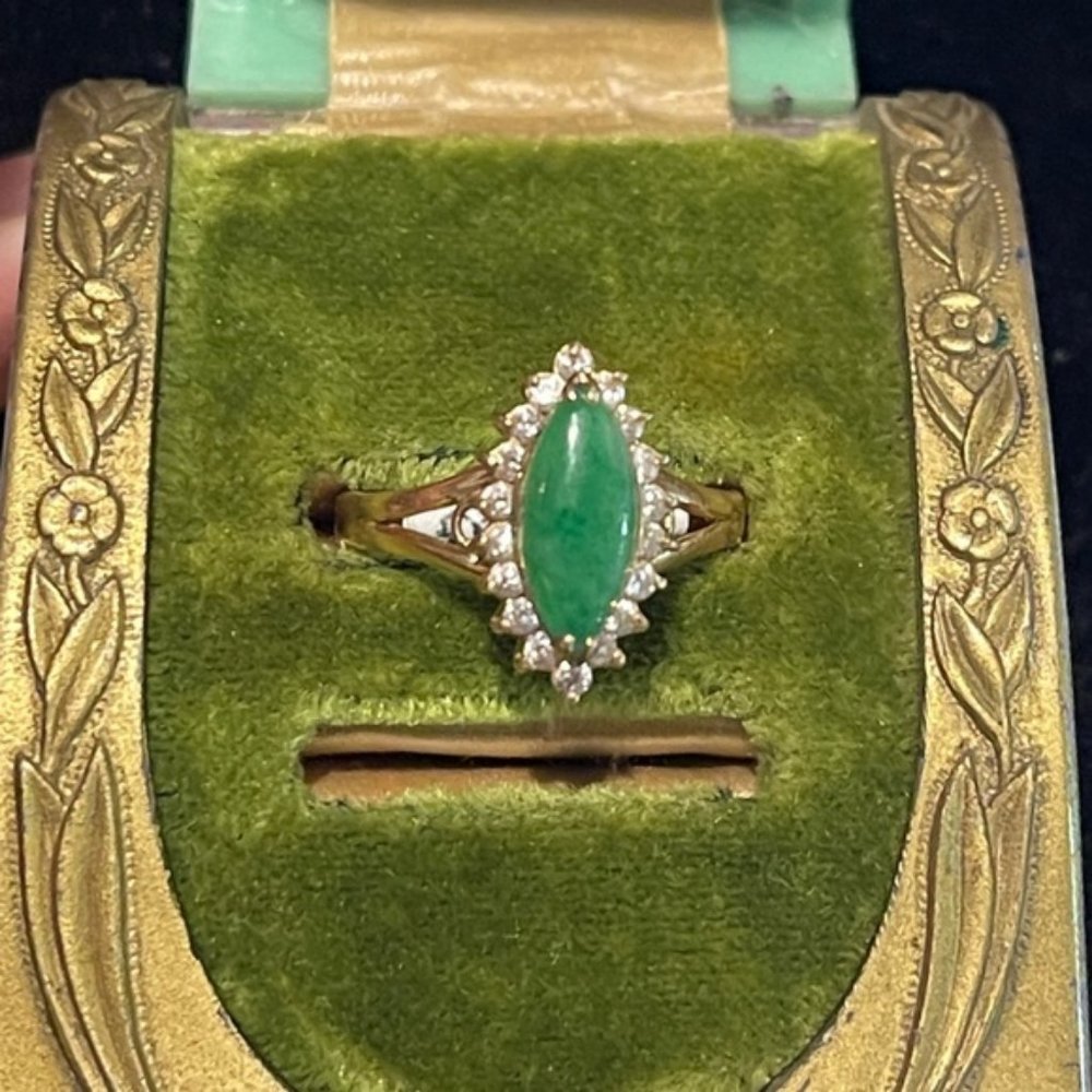 Vintage 18k Solid Gold Jade Ring - image 3